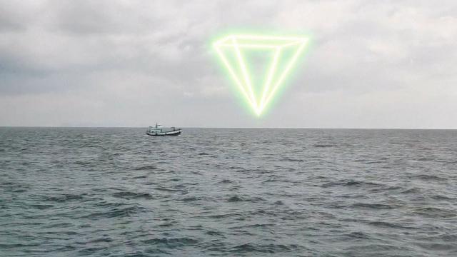 ???? Fishermen Filmed Huge Pyramid UFO in Atlantic Ocean (CGI)
