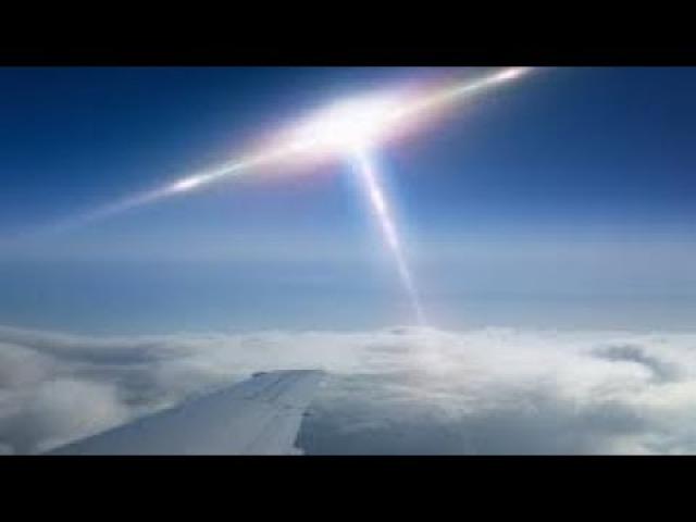 Airline Pilots report close encounter with UFOs off Irish Coast