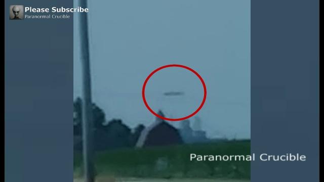 Cigar UFO Filmed Over  La Porte, Indiana