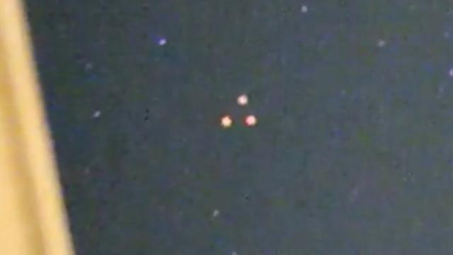 Three Glowing UFO Orbs Filmed Flying In Triangle Formation Over Burlington, Ontario (Canada)
