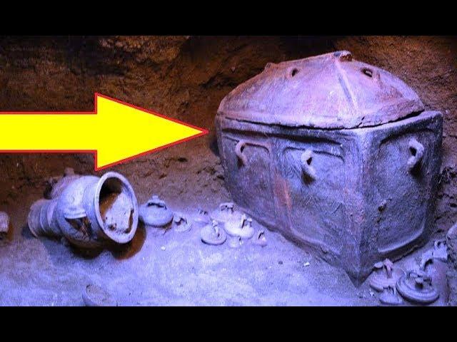 An Incredible 3400-Year-Old Tomb  Come To Light When A Greek Farmer Come Off In A Hole In The Ground