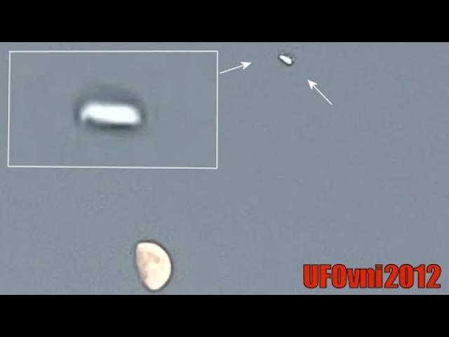 UFO Cigar flying in Siracusa Sicilia, Saturday, July 9, 7:40 p m