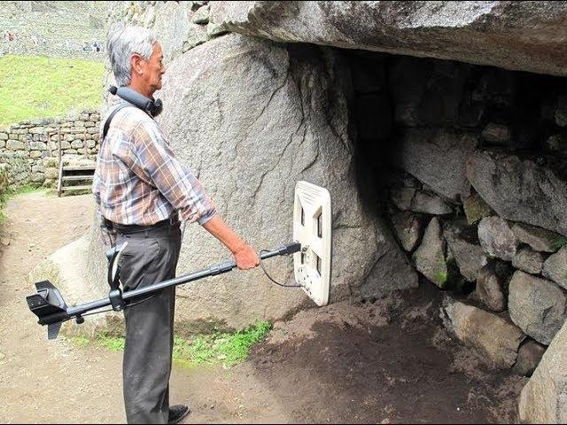 Archaeologists Found This Hidden Below A Tomb In Peru