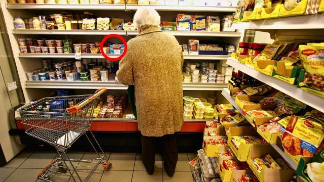 Old Lady is Turned Away From The Supermarket - When the Manager Discovers Her Identity He is Amazed