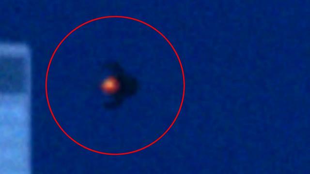 Strange Dark TR3-B UFO Caught On Tape Over Texas 18-07-2016 | Mind Boggling UFO, Alien Sightings