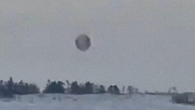 Strange SPHERE UFO Spotted in Sakhalin Island, Russia - UFO News - Feb. 28, 2023 (???? LIVE)