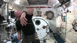 Yo-Yo Tricks In Space - Astronauts Tests His Skills | Video