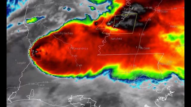 RED ALERT! DEADLY SUPER CELL TORNADO STILL ON THE GROUND IN LOUISIANA & MOVING TO MISSISSIPPI