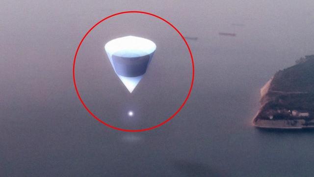 Amazing UFO Sightings, UFO Mothership Caught On Camera