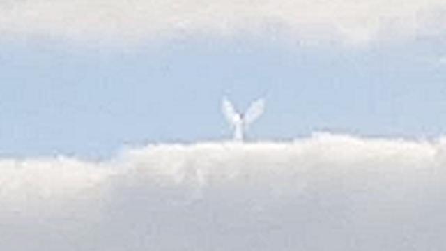 Flying Angel or strange UFO caught on camera in TEXAS !!! June 2018