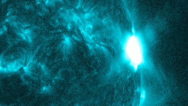 Suns erupts with long-duration X1.6-class solar flare in spacecraft time-lapse!