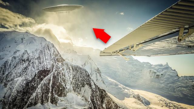 'World's Most Shocking UFO Footage' UFO Sightings 2017