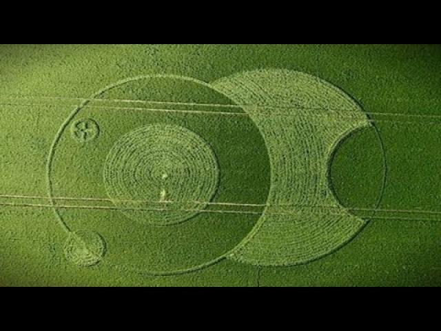 Crop Circle “ECLIPSE” Announces the Arrival of a Huge Celestial Body (GIGANTIC MOTHERSHIP?)