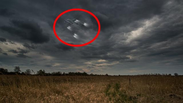 UFO Video Of 'Spacecraft Flying Over Mexico'