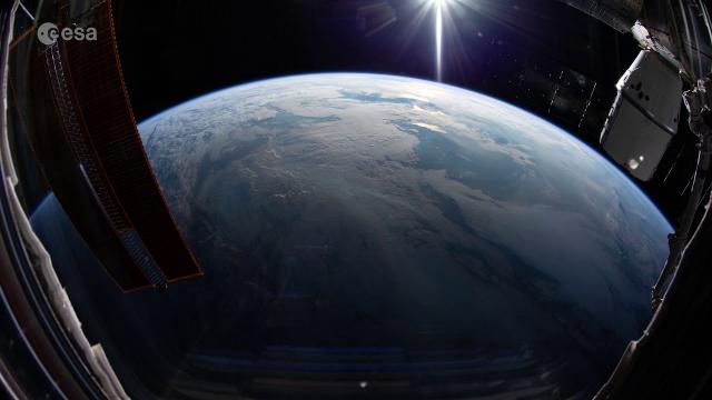 Gorgeous Sunrise from Space Captured by ESA Astronaut