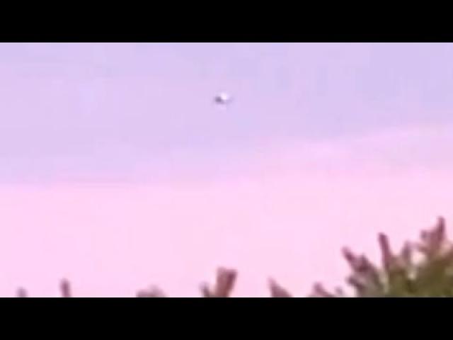 Weird, a UFO Passes Quickly, Stops, Accelerates, Disappears ...