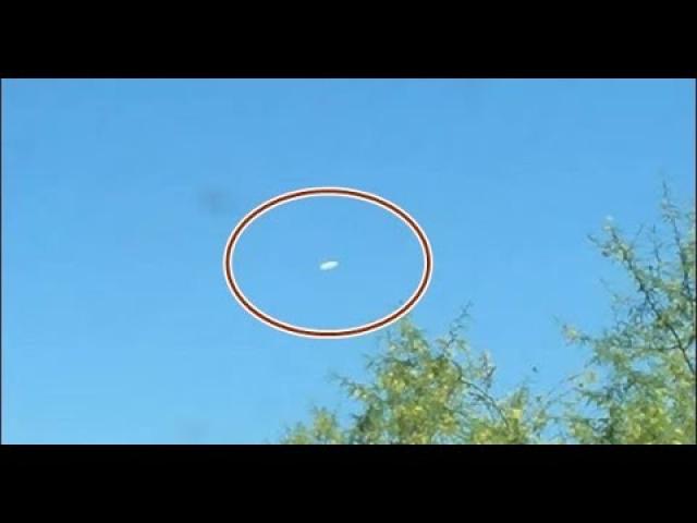 Bright Disc shaped UFO filmed in Palm Springs, California