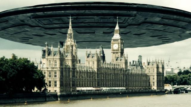 Giant UFO Mothership over Houses of Parliament London June 2015 !