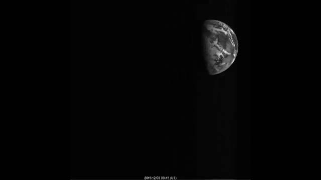 Japanese Spacecraft Snaps Earth Fly-By Pics | Video