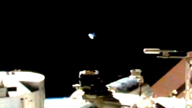 Small UFO Seen Near The International Space Station. (UFO News)