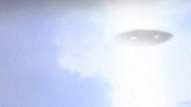???? Strange UFO Caught on Camera in Lithuania (CGI)
