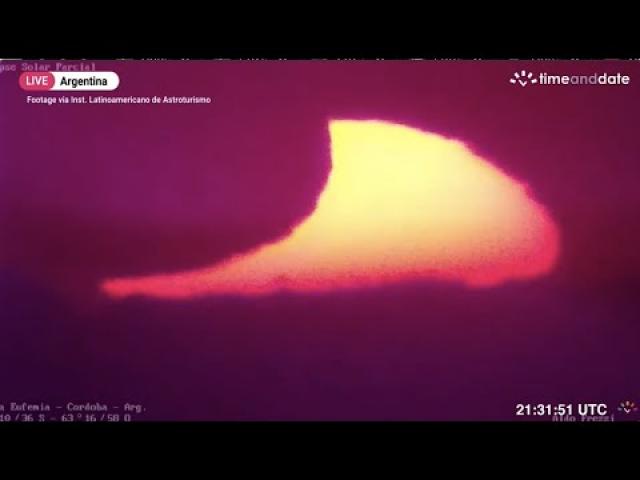 Stunning partial solar eclipse sunset and peak in time-lapse