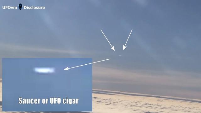 The Moving UFO Just Stopped At 32,000 Feet, On The Way To Gujarat From Bangalore