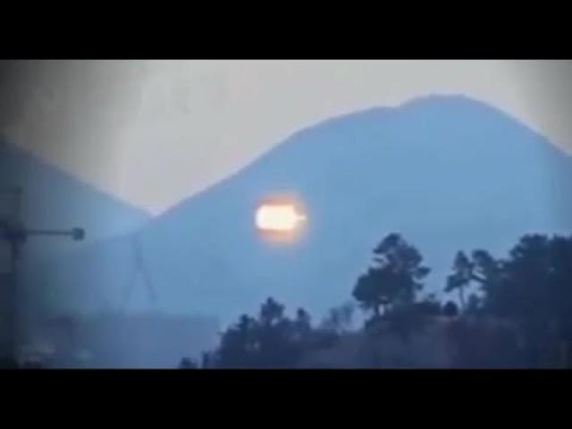 Very bright UFO filmed in South Korea