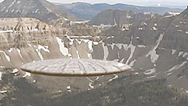 UFO spotted over the UINTA MOUNTAINS - USA !!! June 2017