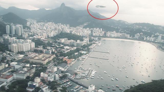 Strange UFO filmed from Helicopter in BRAZIL !!! Sept 2018