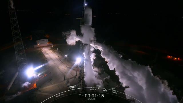 SpaceX aborts launch of new Starlink batch at T-40 seconds