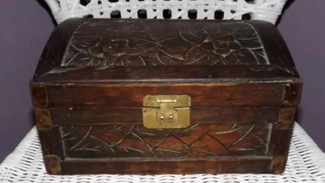 Whats inside this dusty wooden box will Make You Believe That Treasures can truly exist anywhere !