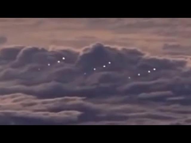 What Are These Lights? Group Of UFOs Sighted By Pilots Over The South China Sea At 39,000 Feet