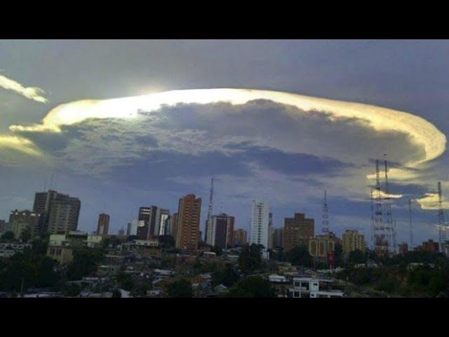 Huge 'alien ship' cloud appears over Maracaibo, Venezuela