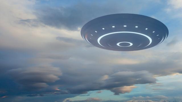Tourists Camera Accidently Ufo Space Ship With Flashing Lights Landing On Earth | Aliens Do Exist