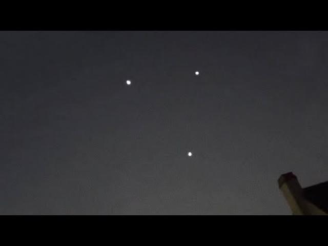 Strange Lights in Triangle formation in Houston, Texas July 2022 ????