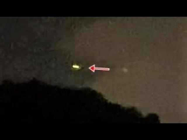 UFO Ejecting Bright Cylinder filmed in Franklin, Tennessee