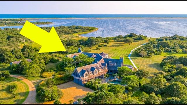 Explore Jackie O’s Mansion In Martha’s Vineyard That Sold For $65 Million…