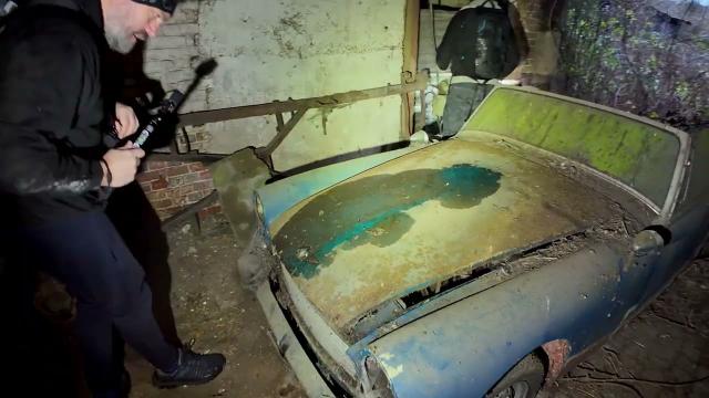 POSH CAR GRAVEYARD Abandoned