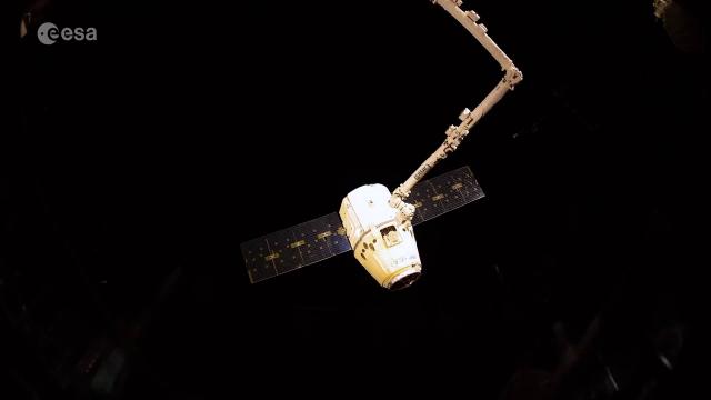 Watch SpaceX Dragon Depart Space Station in New Stunning Views