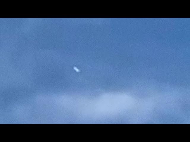 Strange Cylindrical UFO Filmed in ARGENTINA in April 2021 ! ????