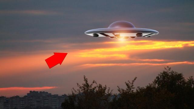 Mysterious Unknown Flying Object Caught on Tape!! UFOs