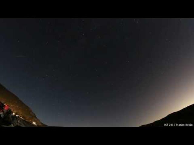 Perseid Meteors 'Rain' Over California | Time-Lapse Video