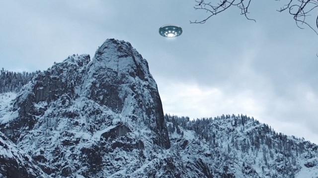 Disc-shaped UFO over Romsdalen Valley - NORWAY ! March 2016