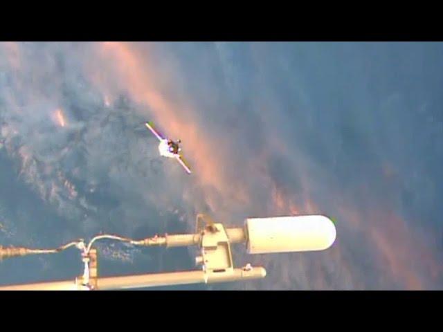 WOW! UFO Sightings Alien Star Crafts Visit Space Station? Nov. 24, 2014 HD VIDEO!!