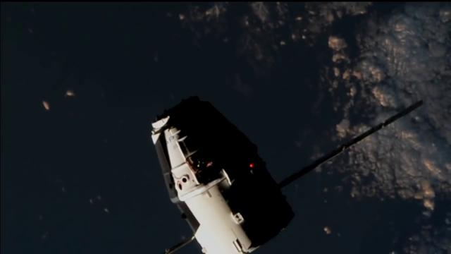 Recycled SpaceX Dragon Spacecraft Captured by Space Station