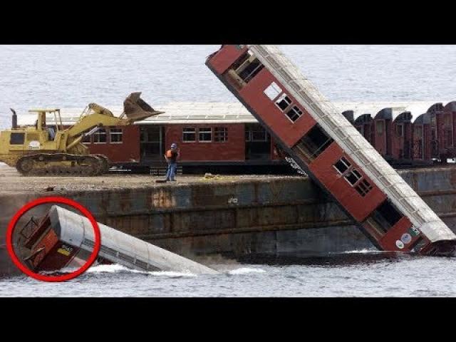 They Dropped New York City subway cars into the Atlantic For The Strange Reason