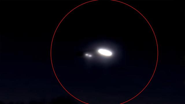 ???? UFO Lights Seen At Night In France - Real Footage