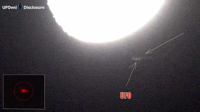 Color Night Vision Camera 4K: UFO Near The moon, Alien Aircraft Blinker Color, Aug 10, 2019