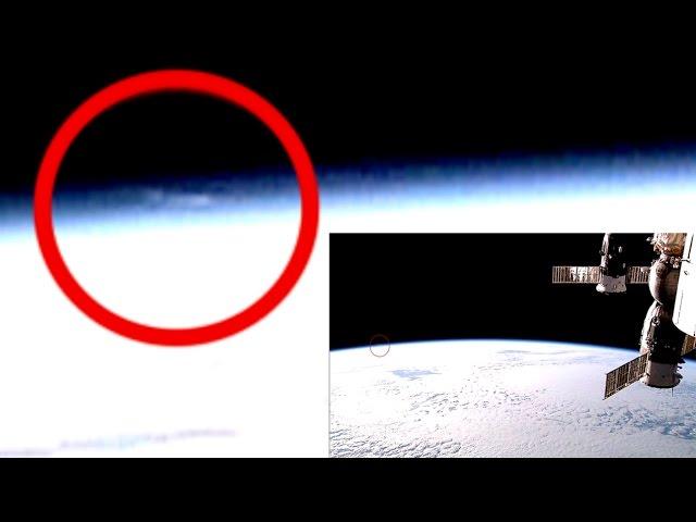Cigar UFO Recorded Live In Nasa ISS Stream!